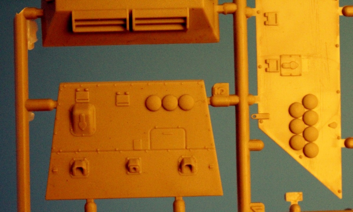 Sprue B: Car superstructure