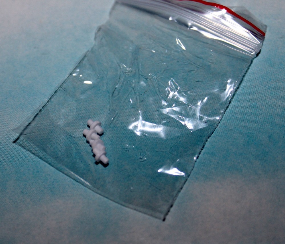 Bag of mounting pins