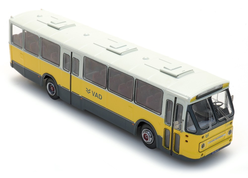 Regional bus VAD 2219, Leyland, middle-door exit