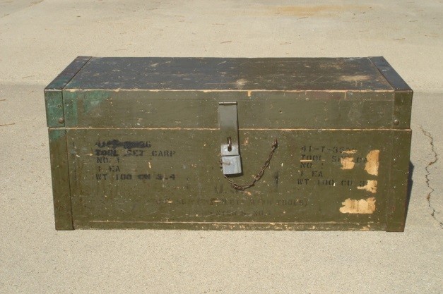 Purves Manufacturing Co. Indianapolis, IND. 1944 Tool Chest - Front
