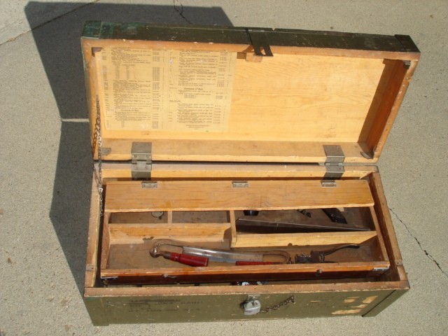 Purves Manufacturing Co. Indianapolis, IND. 1944 Tool Chest - Open With Tray