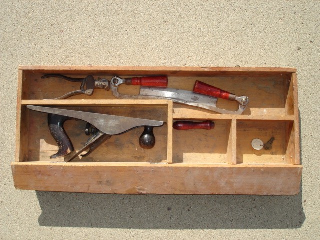 Purves Manufacturing Co. Indianapolis, IND. 1944 Tool Chest - Tray With Contents