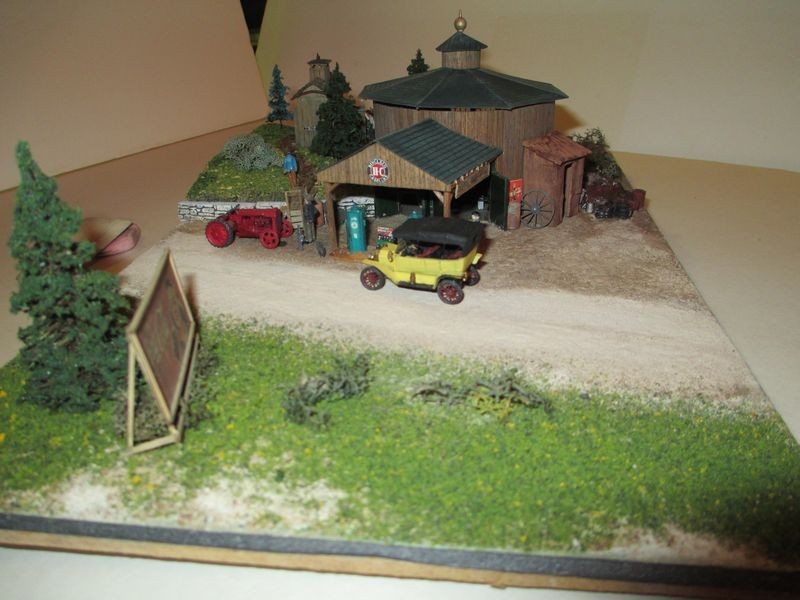 Guss's Gas - n - Go,Round Gas Station