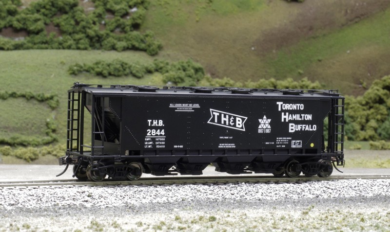 Slab Side Covered Hopper
