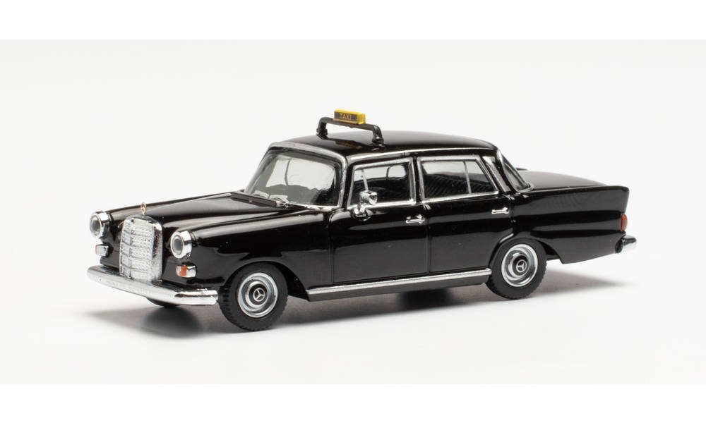 Mercedes-Benz 200 Tail Fin Taxi | AutoModeler